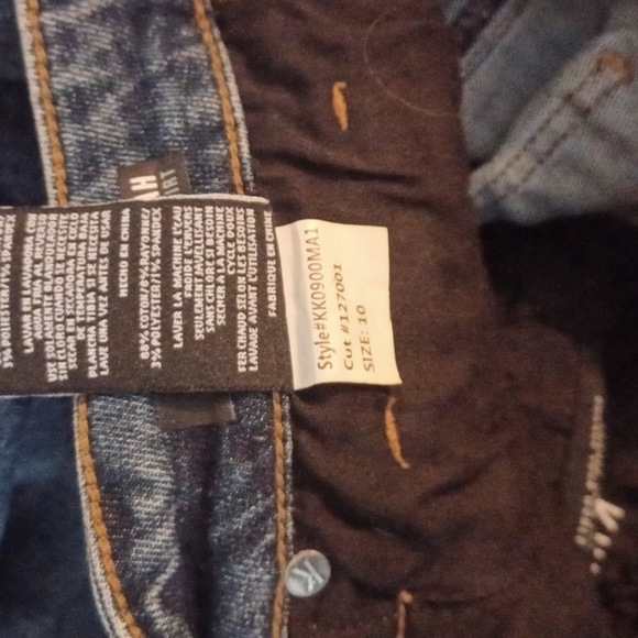 Kut from The kloth Hannah skirt size 10. Semi distressed.  Good used condition. - Picture 11 of 12